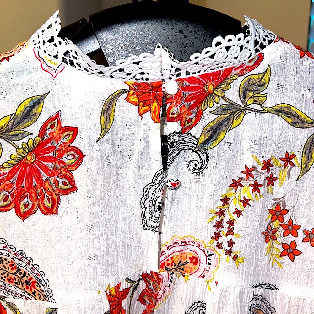 NWOT Fate Lace Floral Blouse - Picture 8 of 10